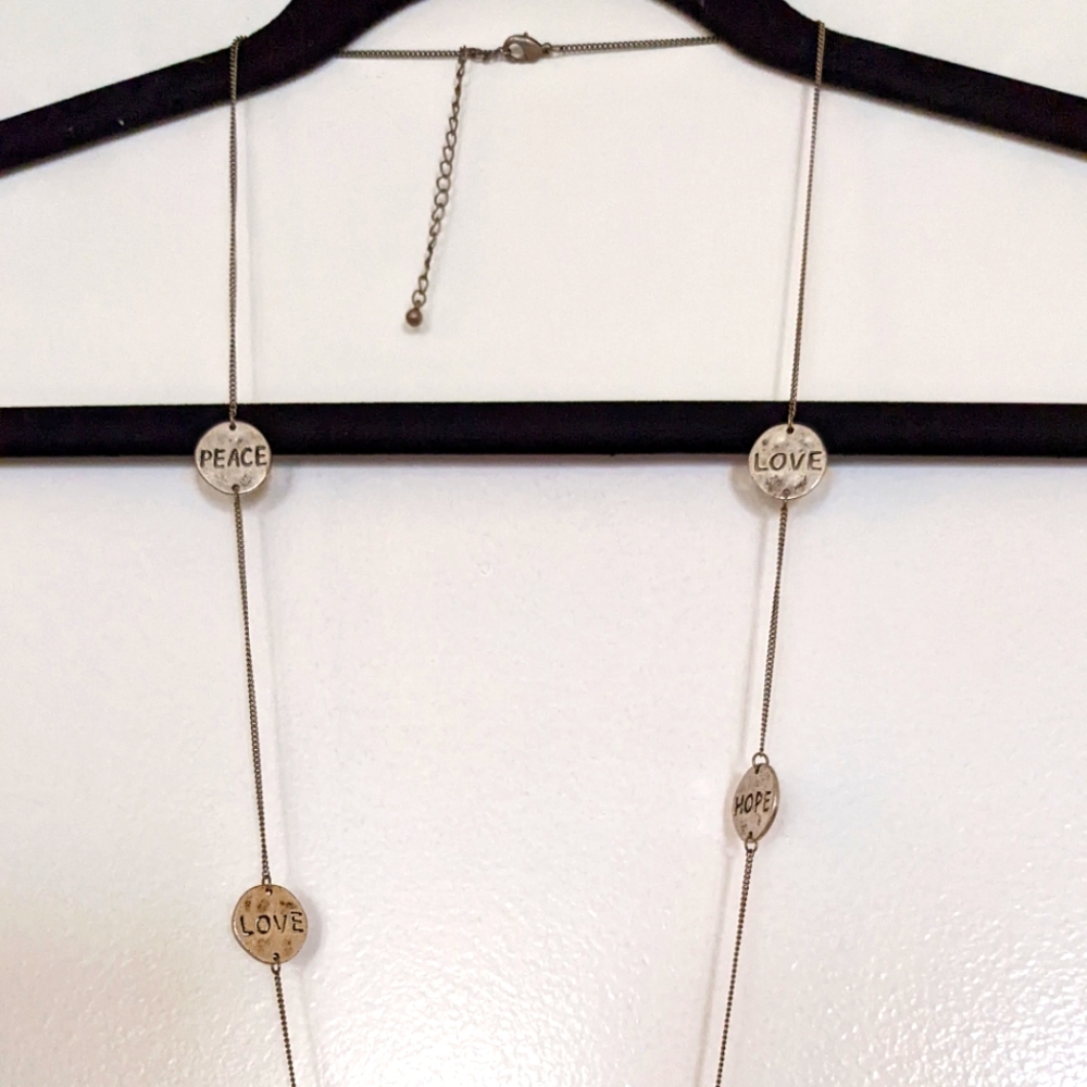 Rope chain necklace with faith hope love charms